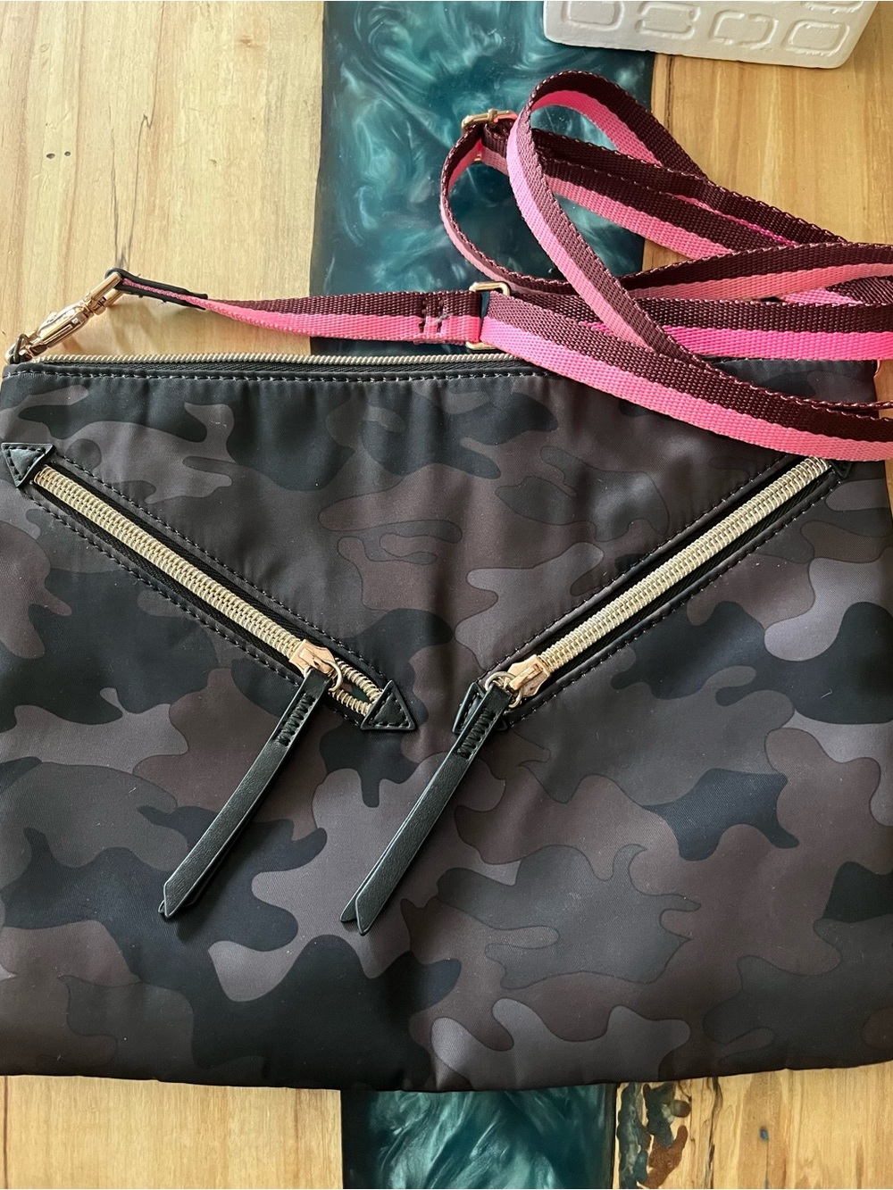 Stella & Dot Lady Boss You do You Camo Tiger Print Lined Crossbody Bag